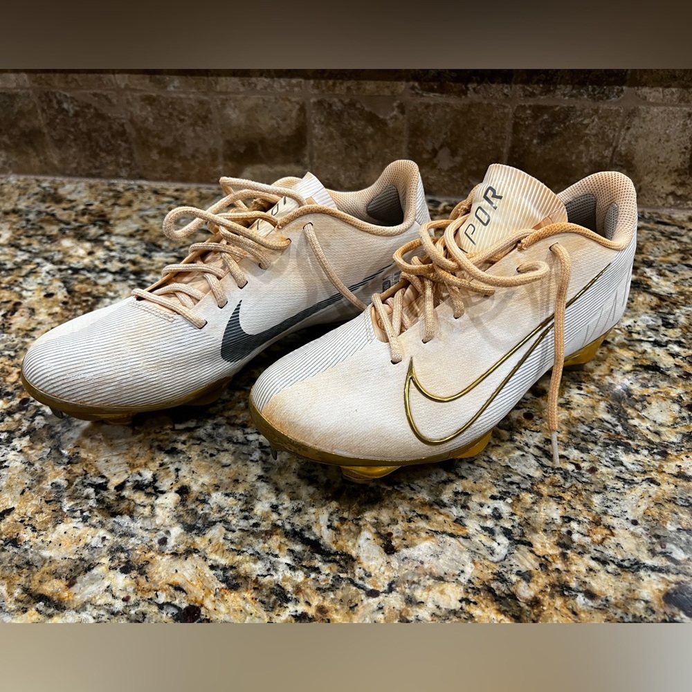 White and Gold Nike Vapor ultrafly 3 baseball metal spikes Size 8